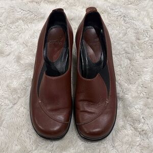 Danako brown leather slip-on comfort shoes or clogs Woman’s Size 37 or 6.5 - 7